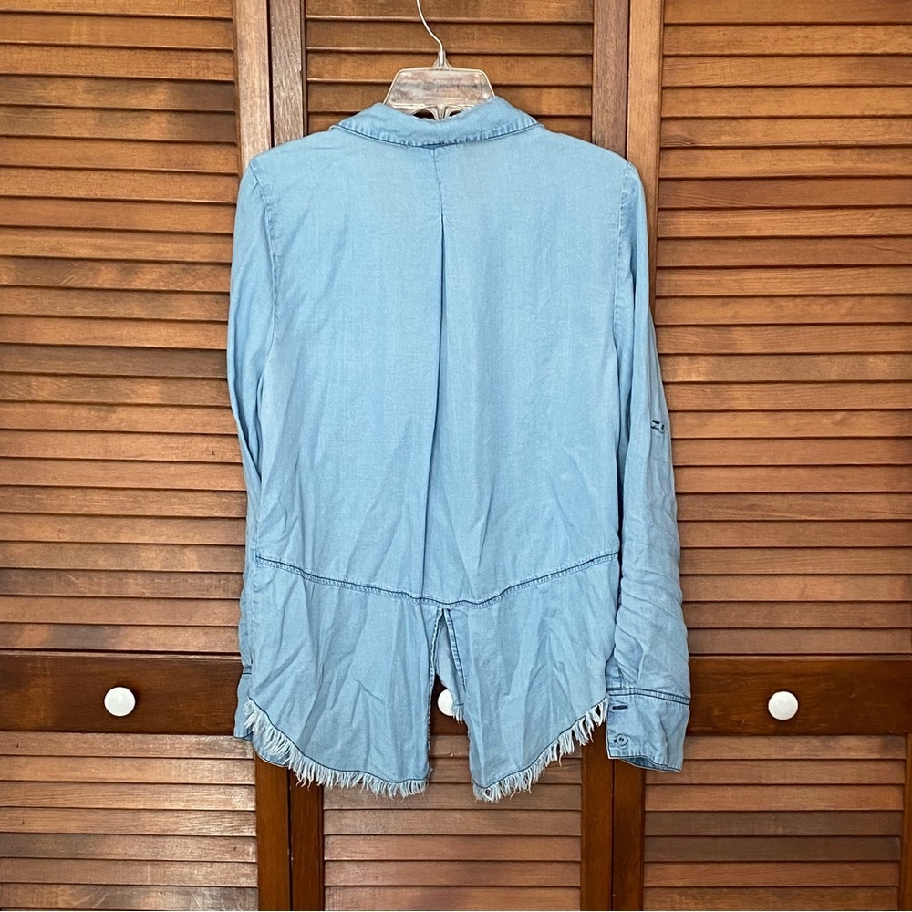 Boutique Cache Woven Blue Long Sleeve Button Down High Low Top Size Large - Picture 5 of 10